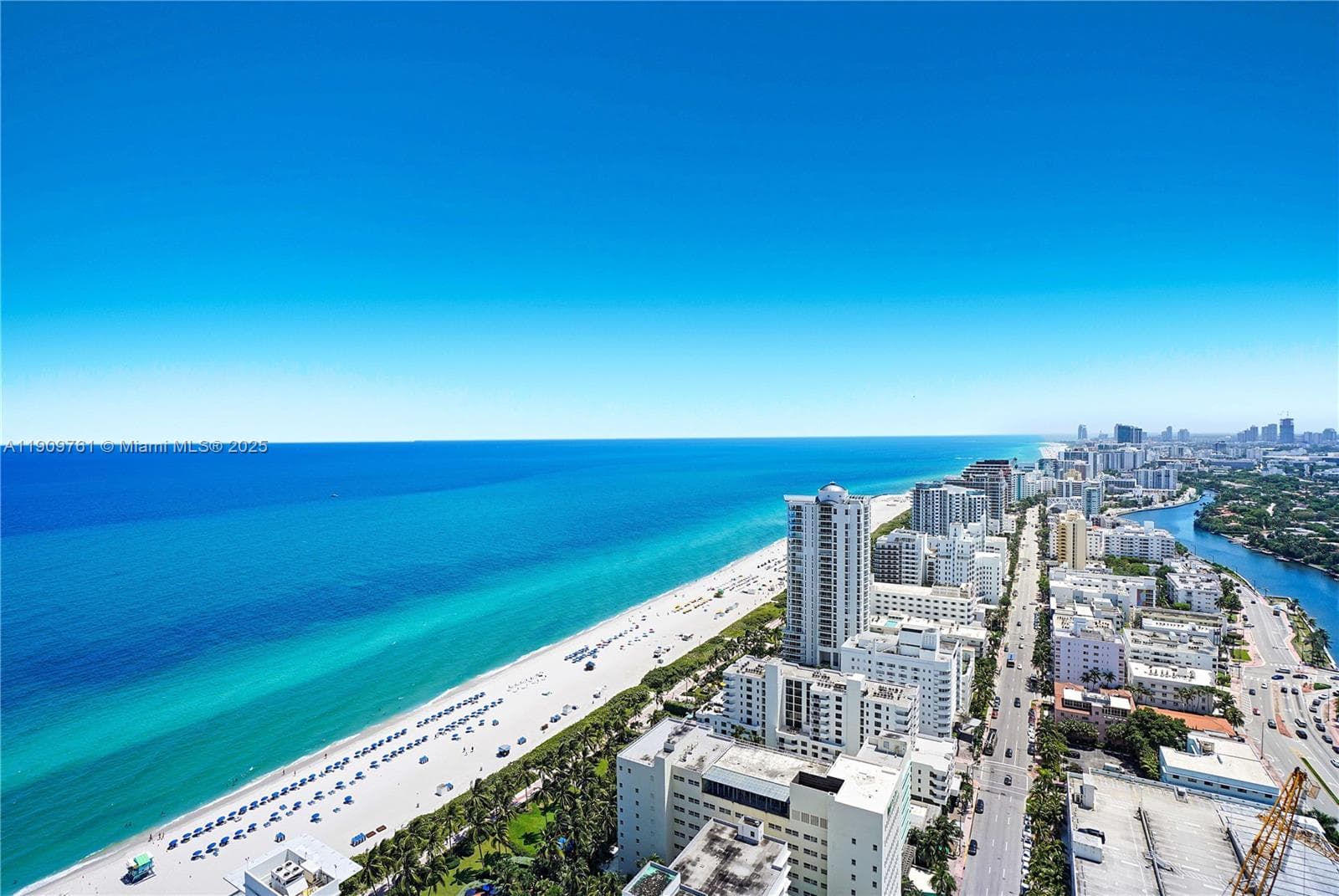 4401 Collins Ave PH South photo 3