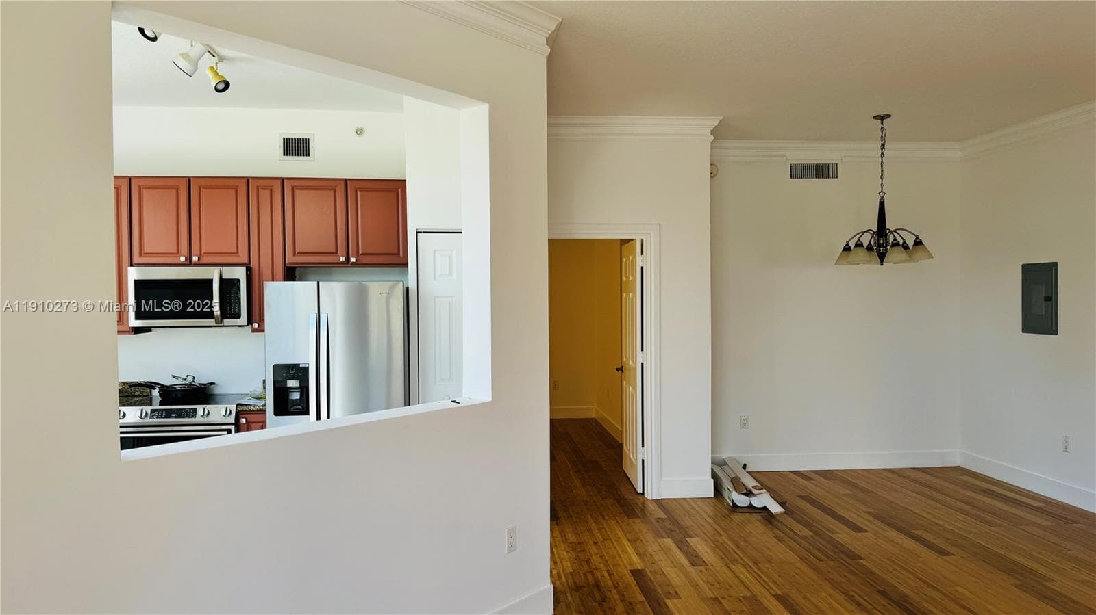 3001 NE 185th St 431 photo 2