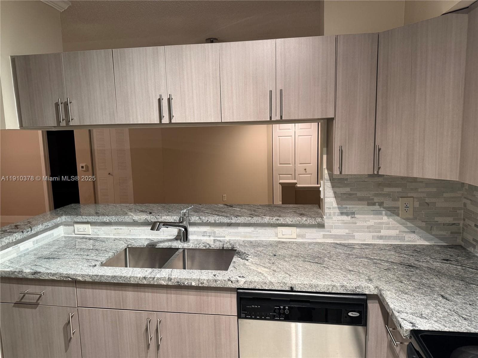 17150 N Bay Rd 2102 photo 5