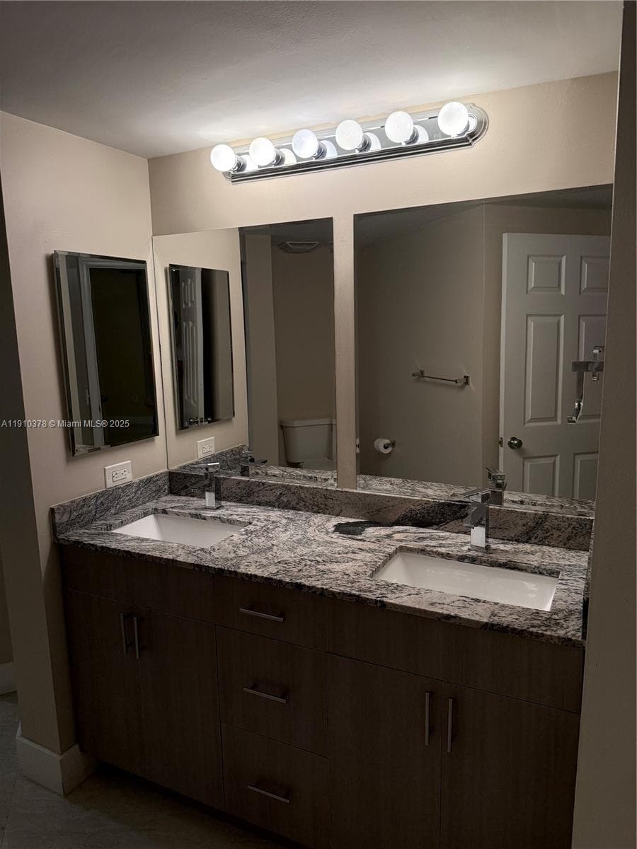 17150 N Bay Rd 2102 photo 14