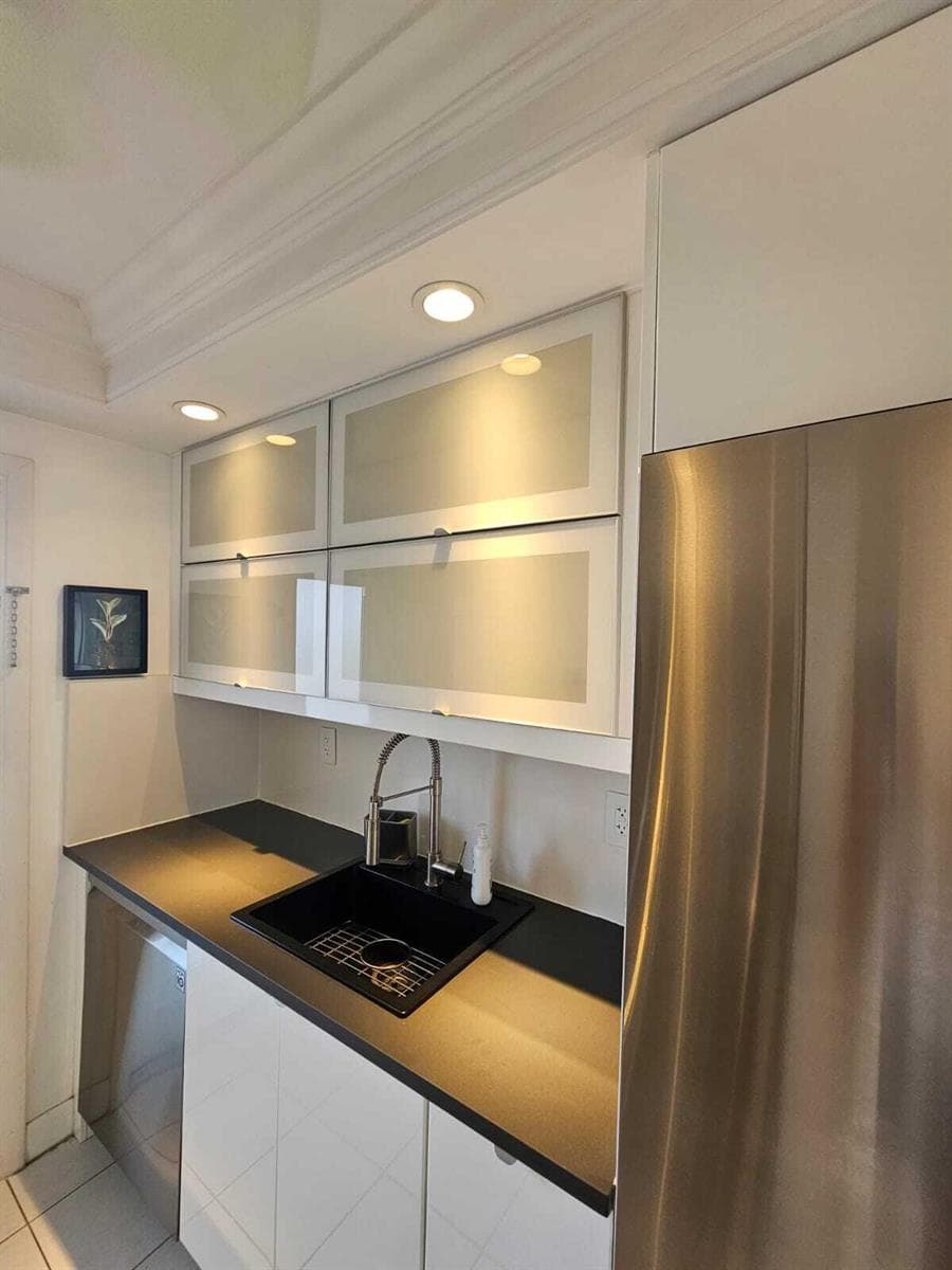 505 N Riverside Drive 12a photo 7