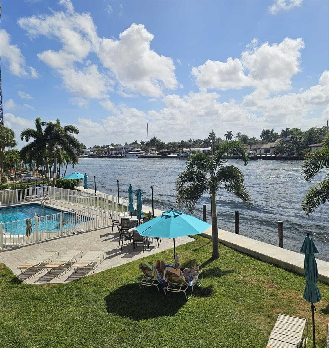 505 N Riverside Drive 12a photo 11