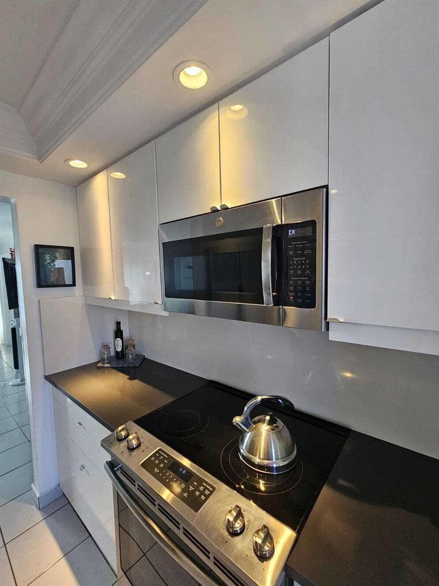 505 N Riverside Drive 12a photo 8