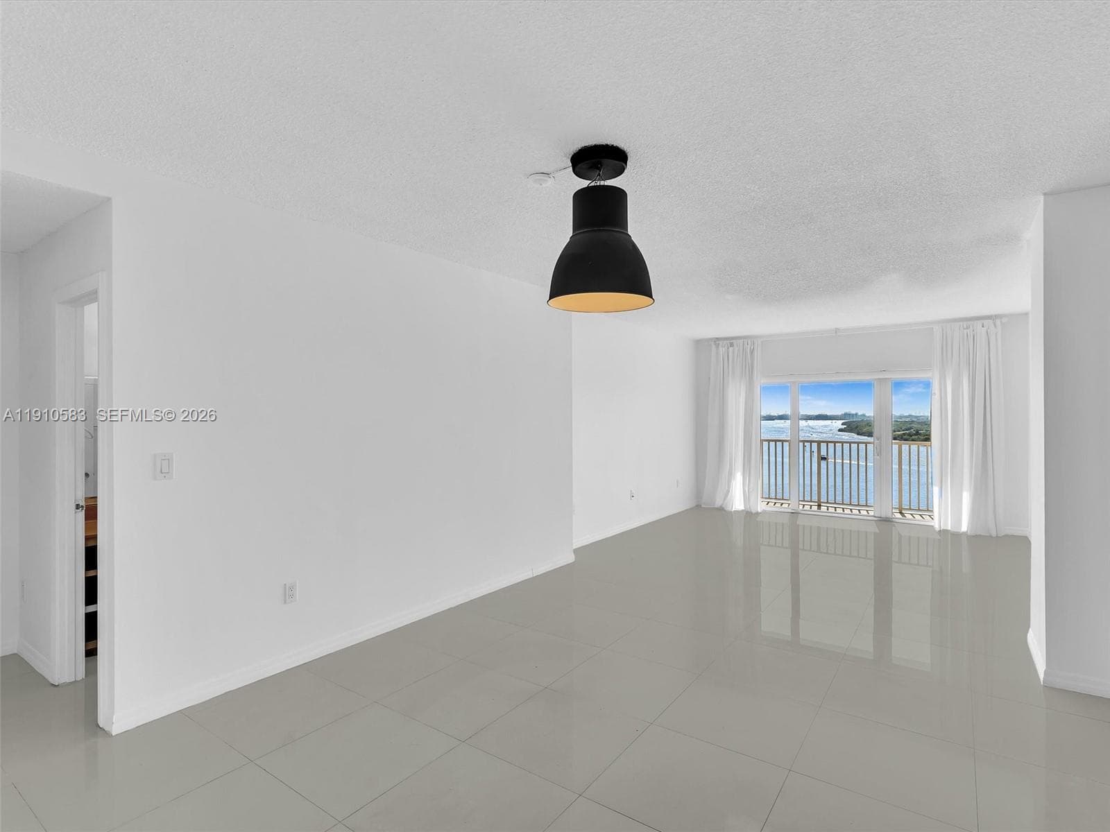 300 Bayview Dr 902 photo 25