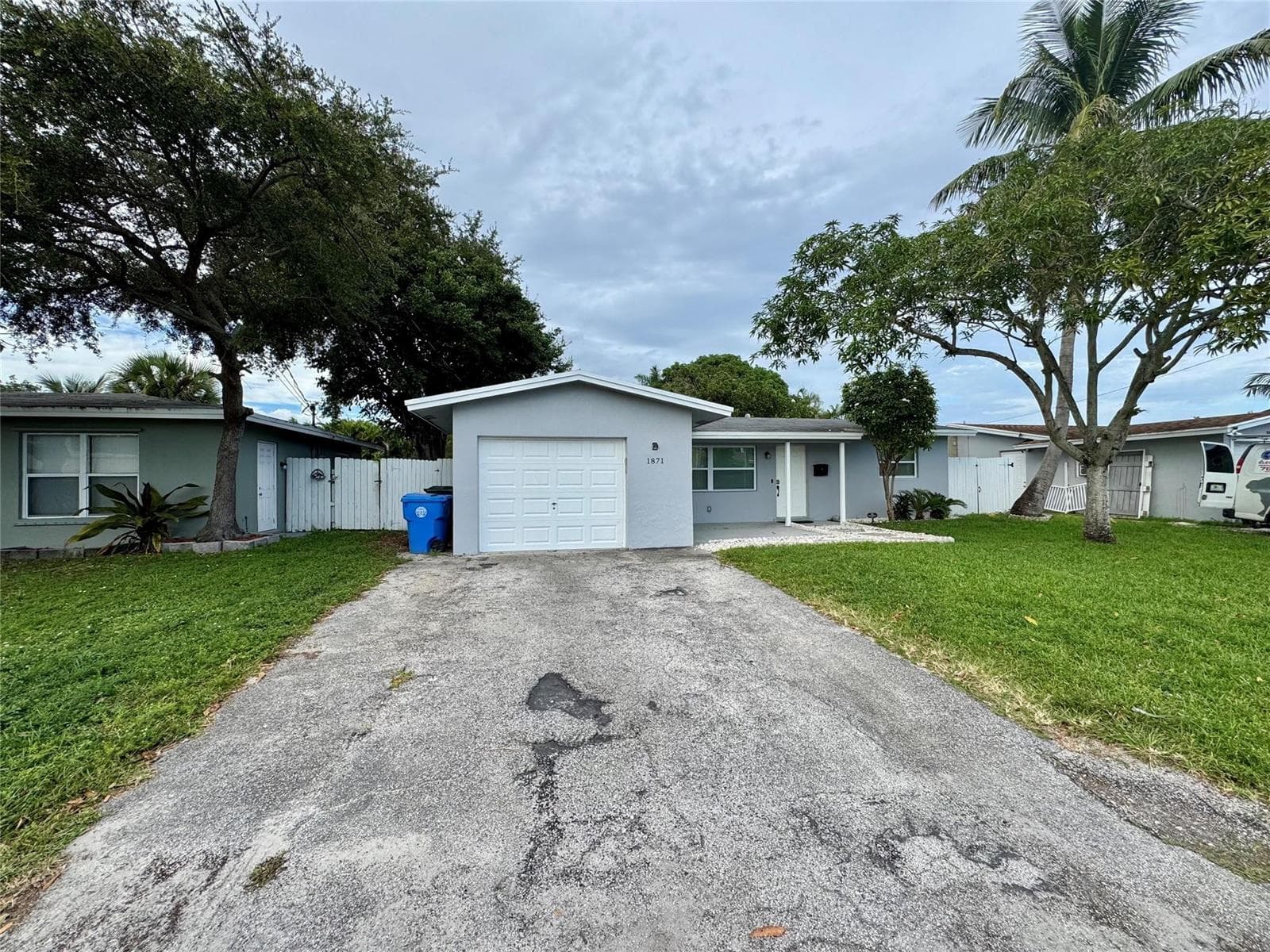 1871 NW 31st Court photo 2
