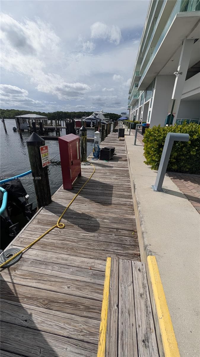 400 Sunny Isles Blvd photo 4