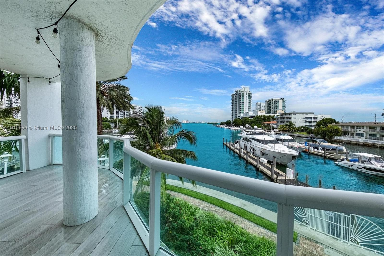 7918 Harbour Island Dr 207 photo 1