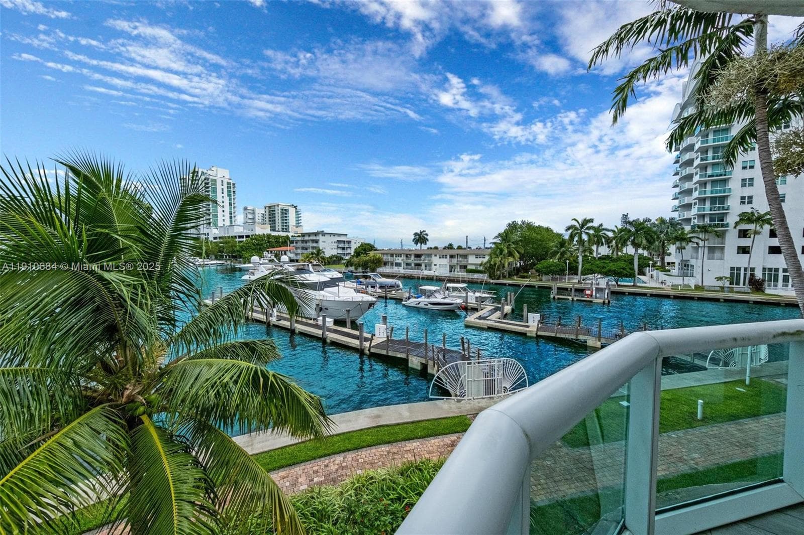 7918 Harbour Island Dr 207 photo 4