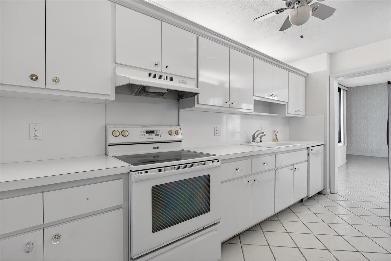 1401 S Ocean Boulevard 605 photo 7