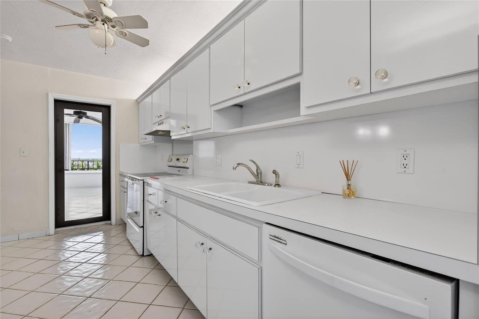 1401 S Ocean Boulevard 605 photo 8