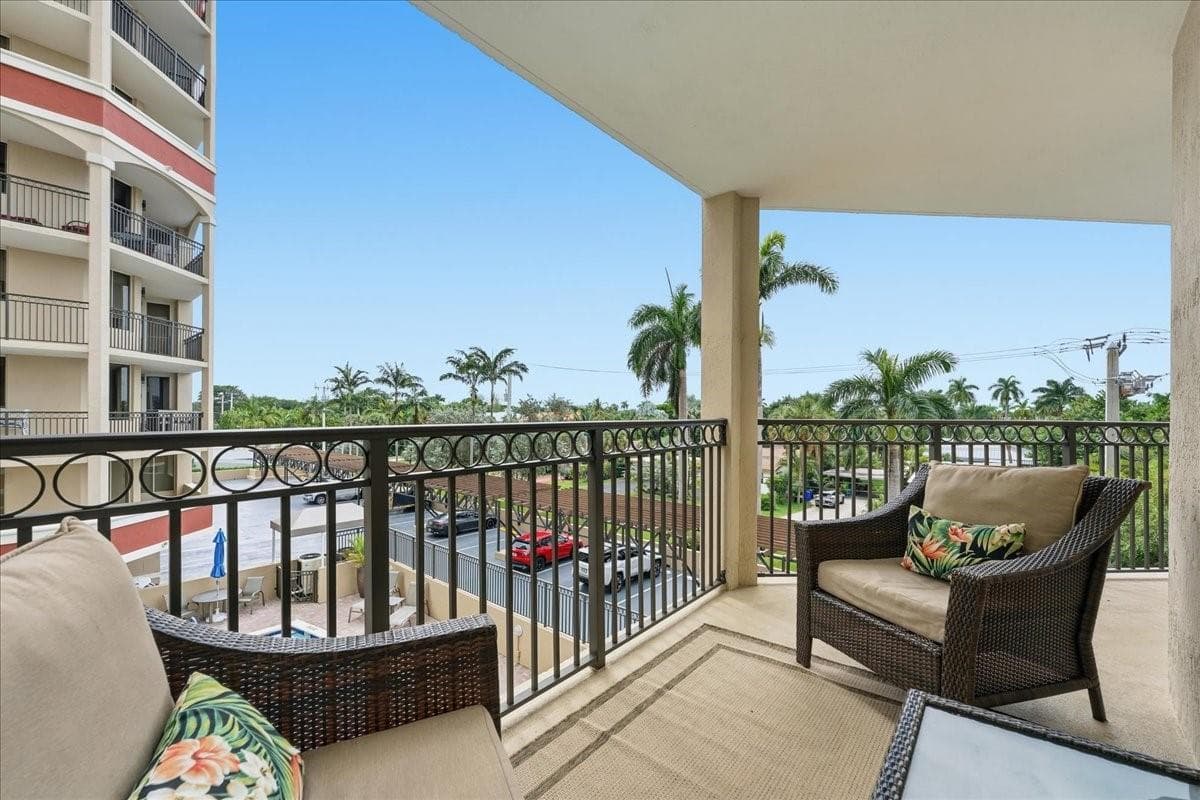 2011 N Ocean Boulevard 302 photo 18
