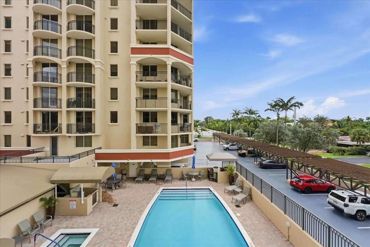 2011 N Ocean Boulevard 302 photo 19