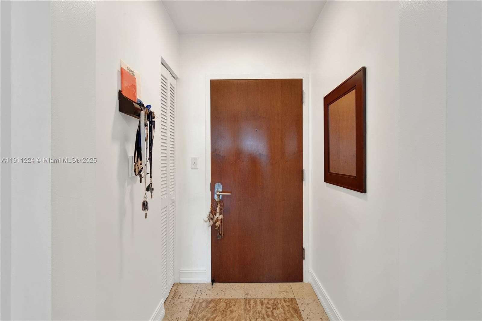 31 SE 5th St 2910 photo 2