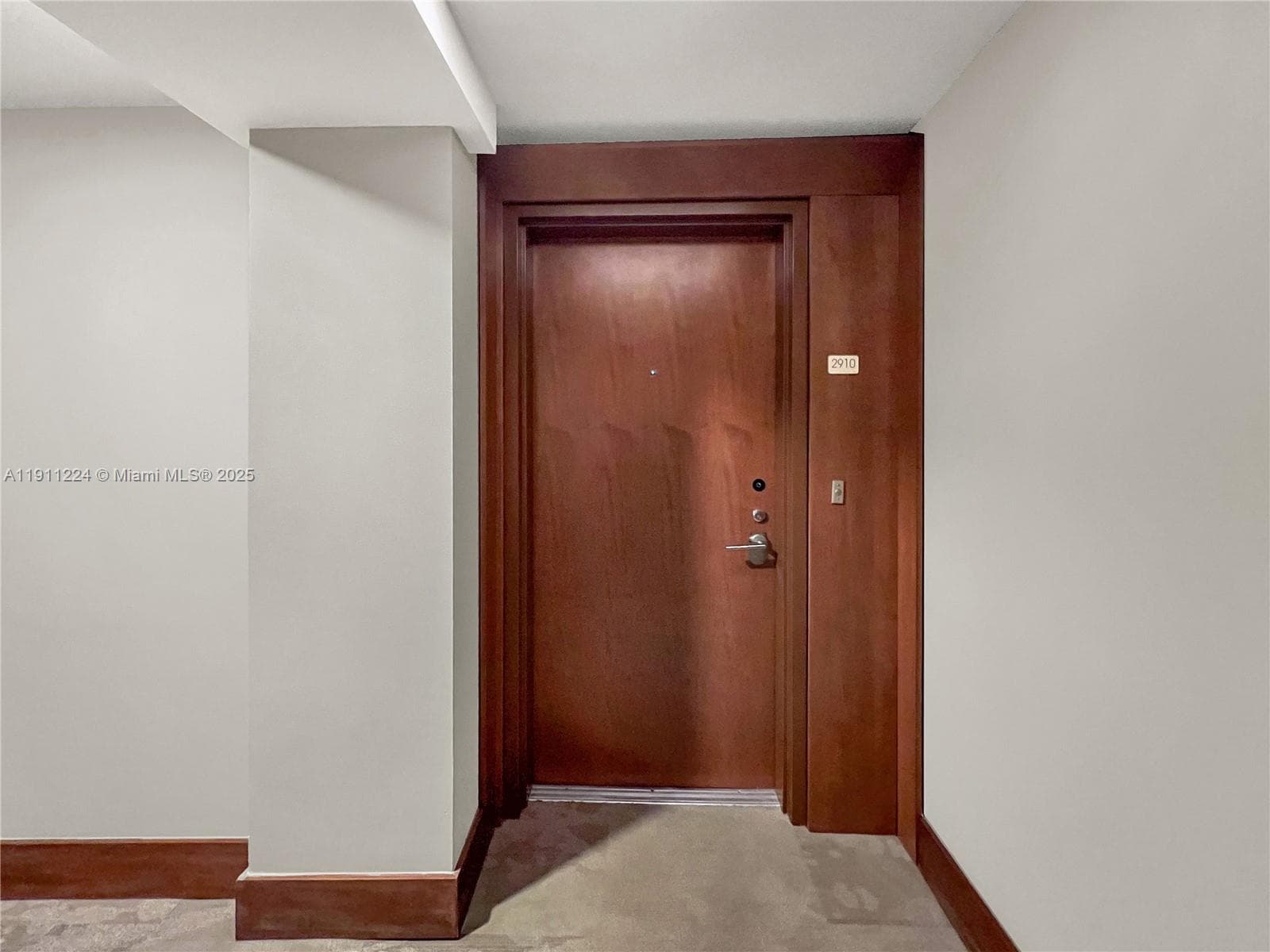 31 SE 5th St 2910 photo 25