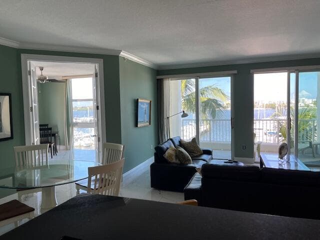 806 E Windward Way 401 photo 1