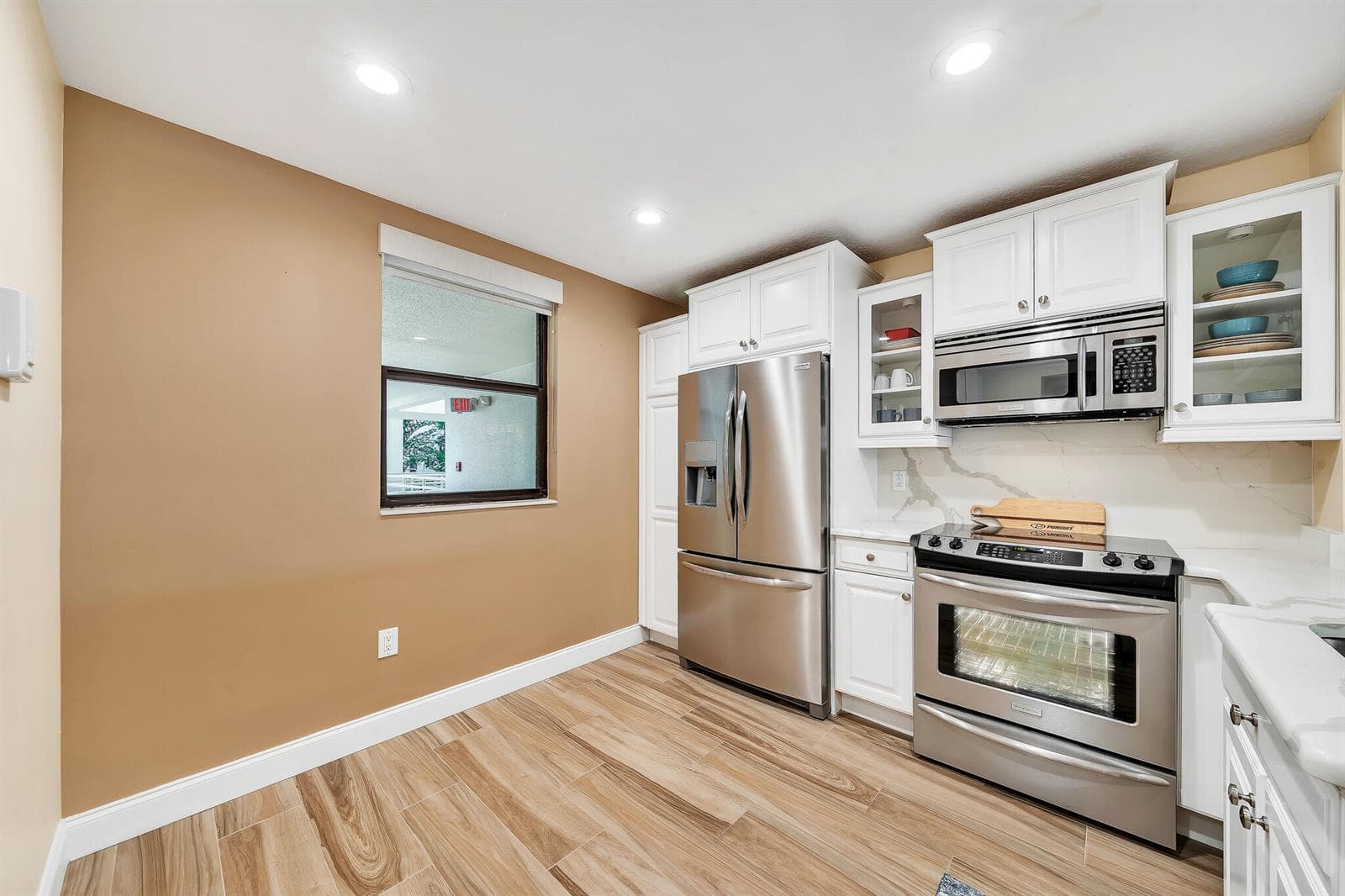 827 Oak Harbour Drive photo 13