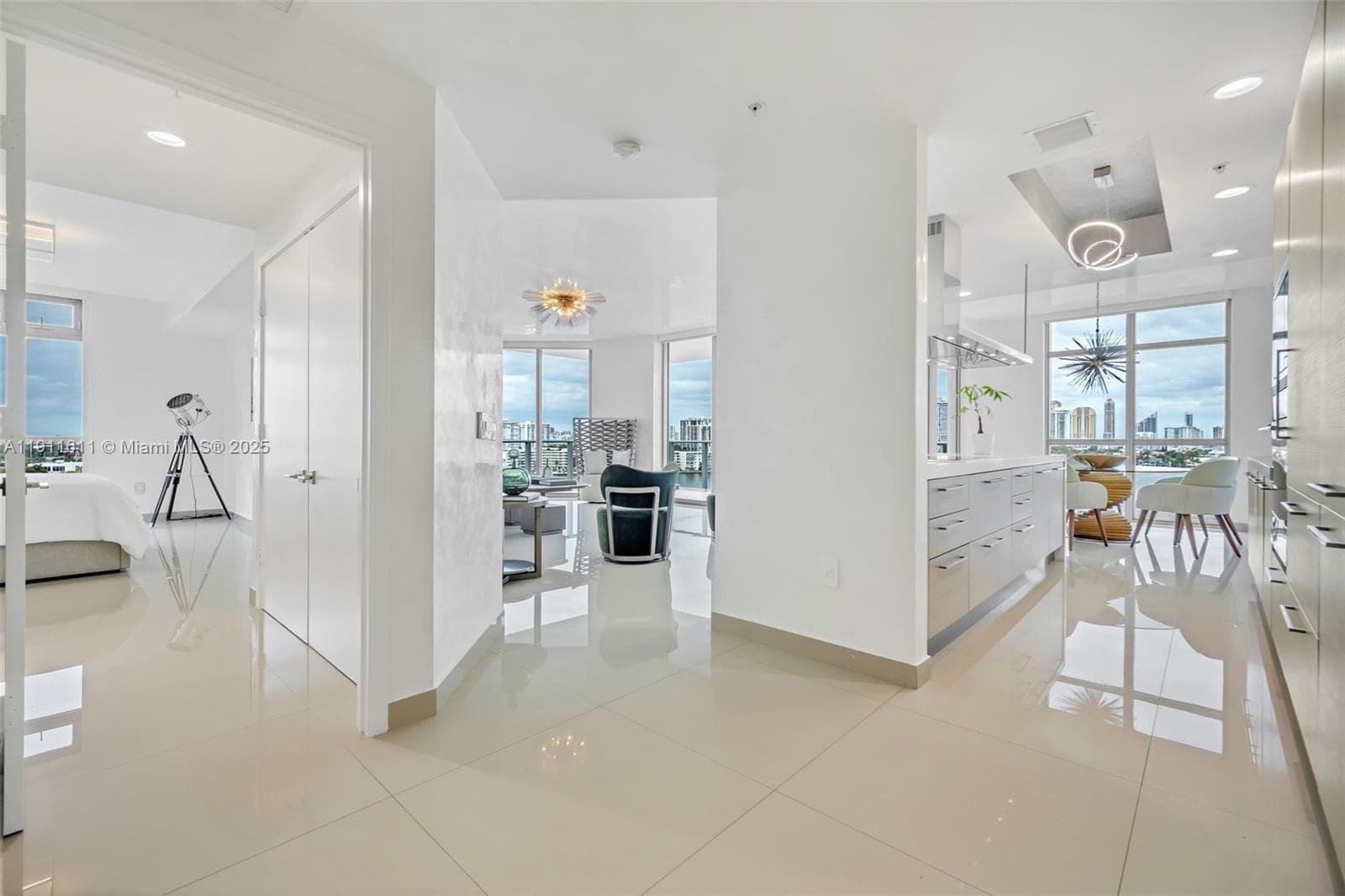 17301 Biscayne Blvd 910 photo 2