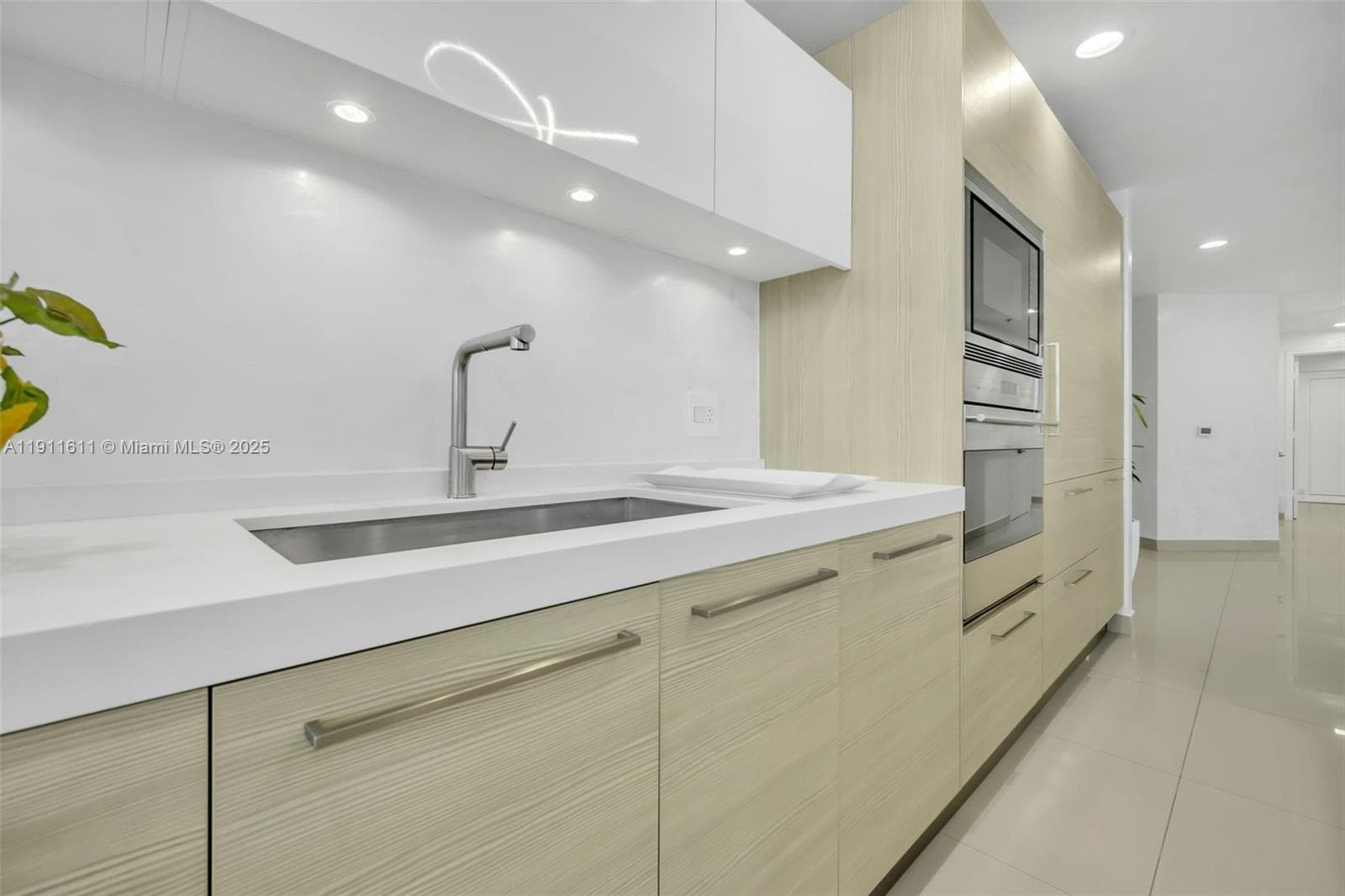 17301 Biscayne Blvd 910 photo 7