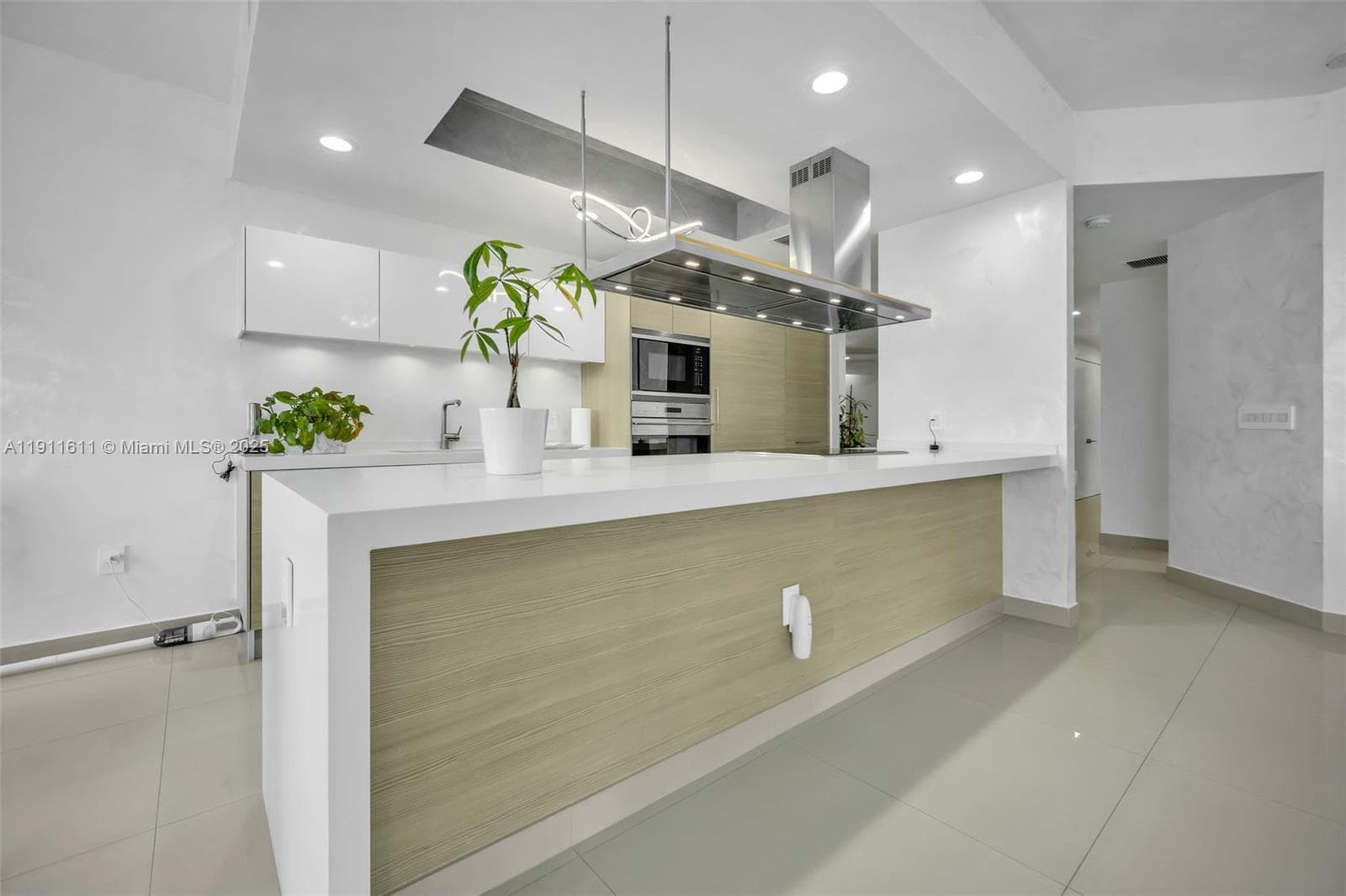 17301 Biscayne Blvd 910 photo 5