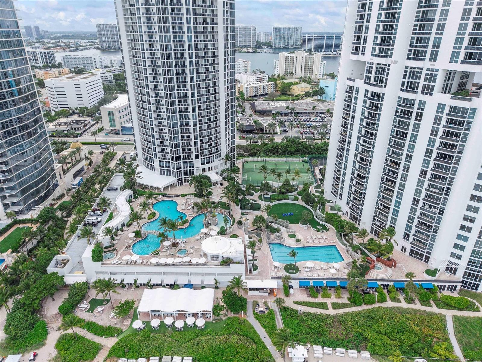 18001 Collins Avenue 2806 photo 7