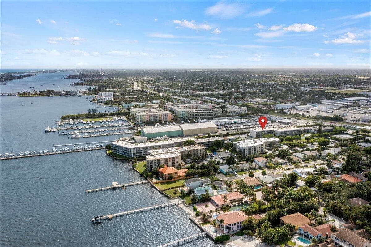300 Waterway Drive S 308 photo 3