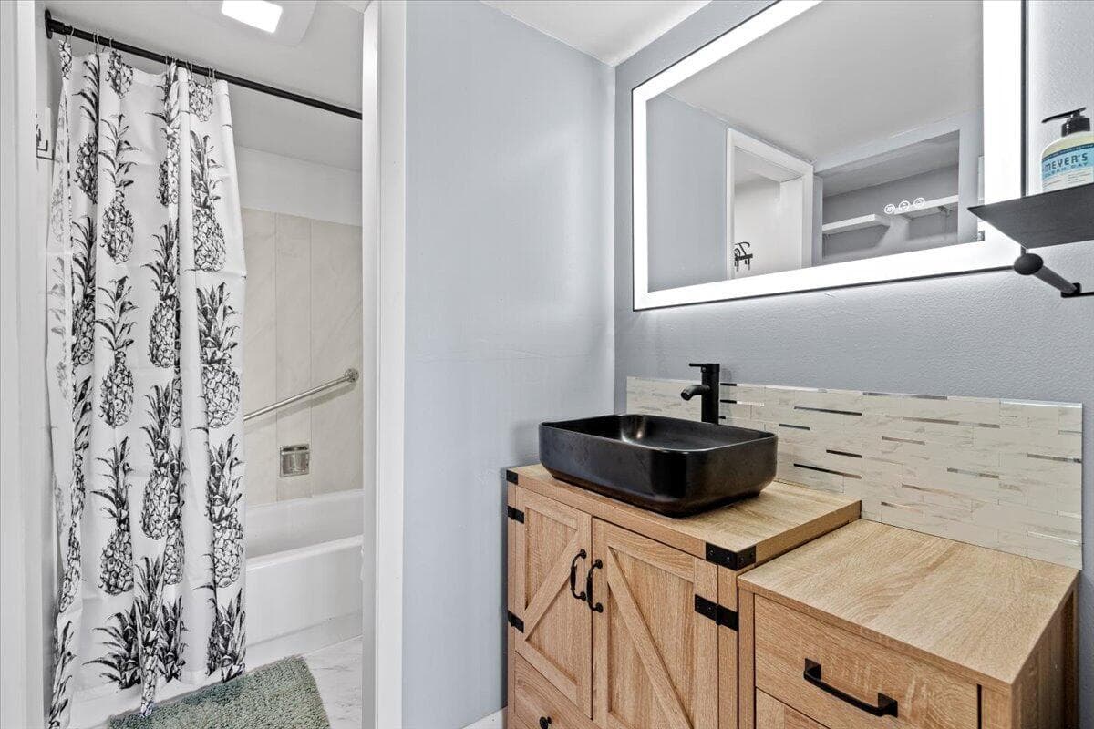 300 Waterway Drive S 308 photo 8