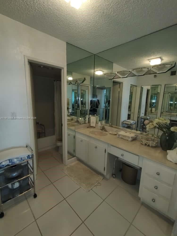 20515 E Country Club Dr 2047 photo 6