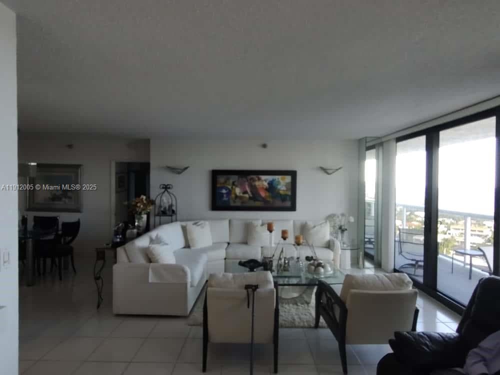 20515 E Country Club Dr 2047 photo 11