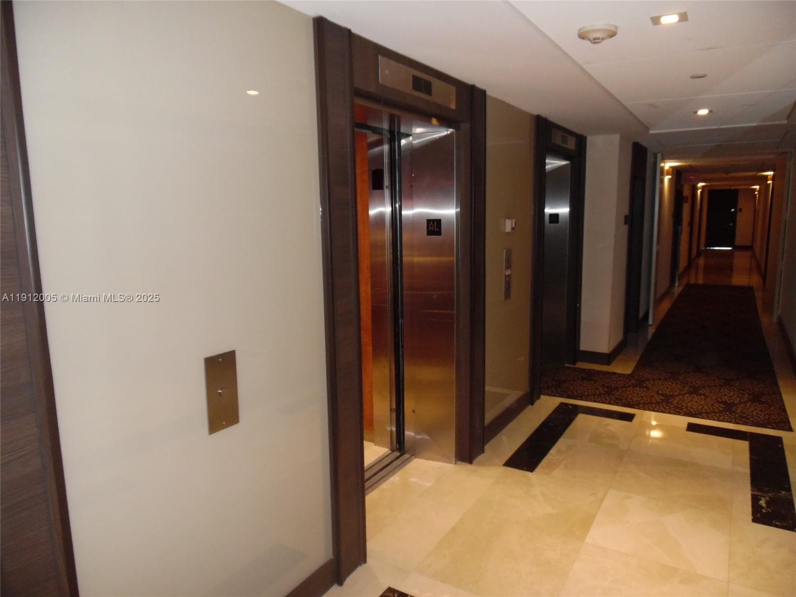 20515 E Country Club Dr 2047 photo 19