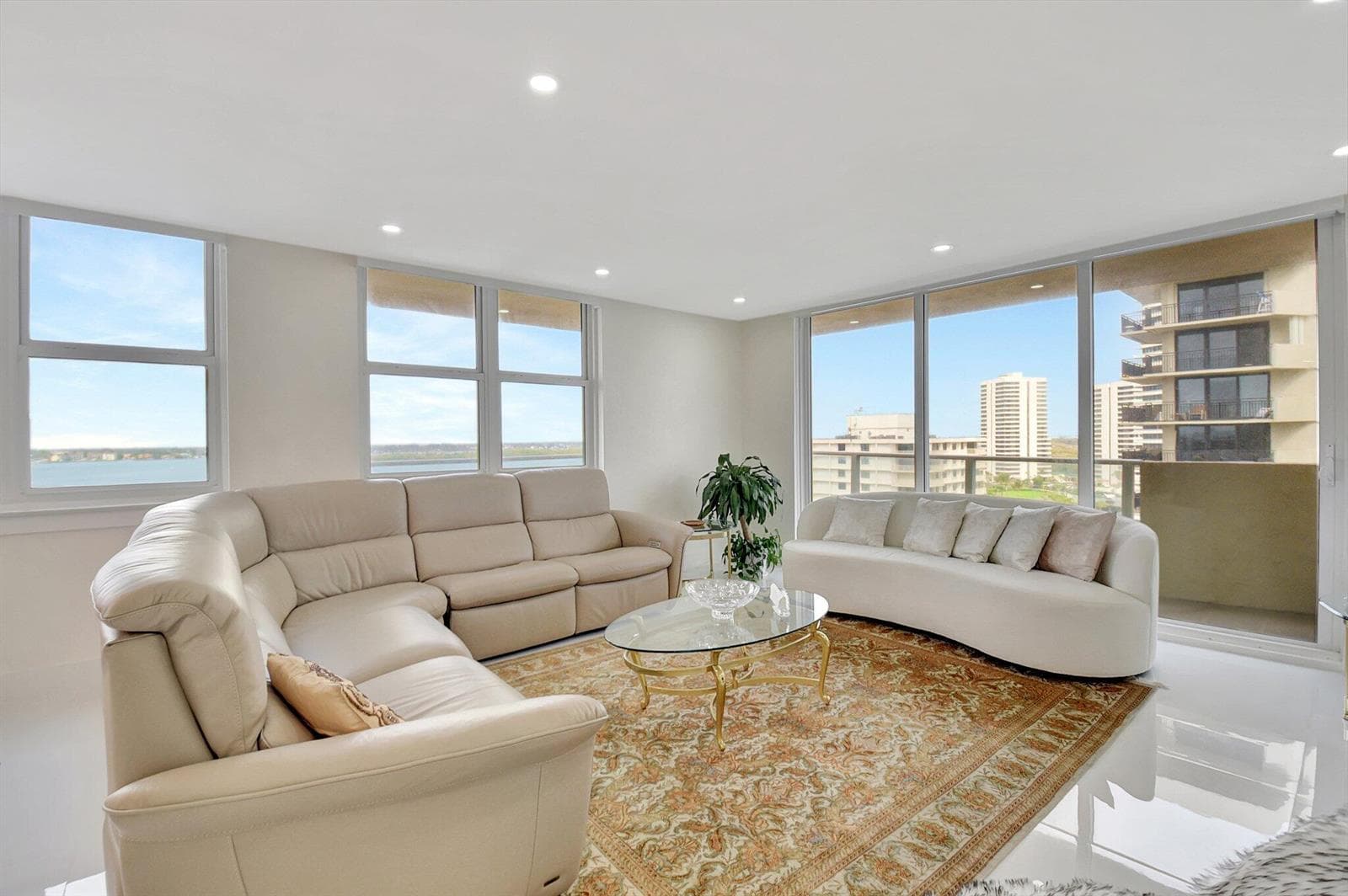 5440 N Ocean Drive 1002 photo 22