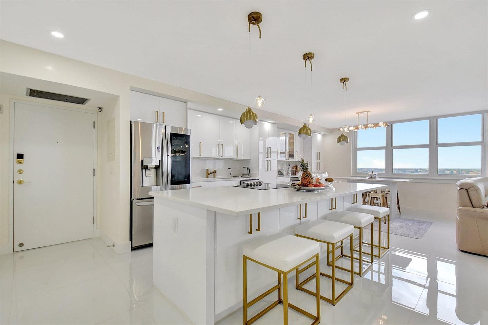 5440 N Ocean Drive 1002 photo 1