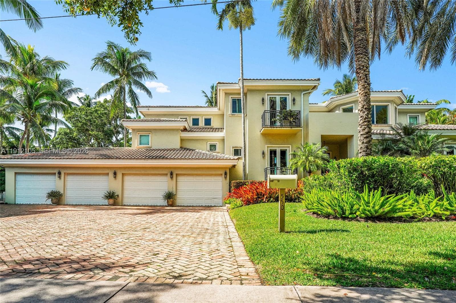 550 Harbor Dr photo 5