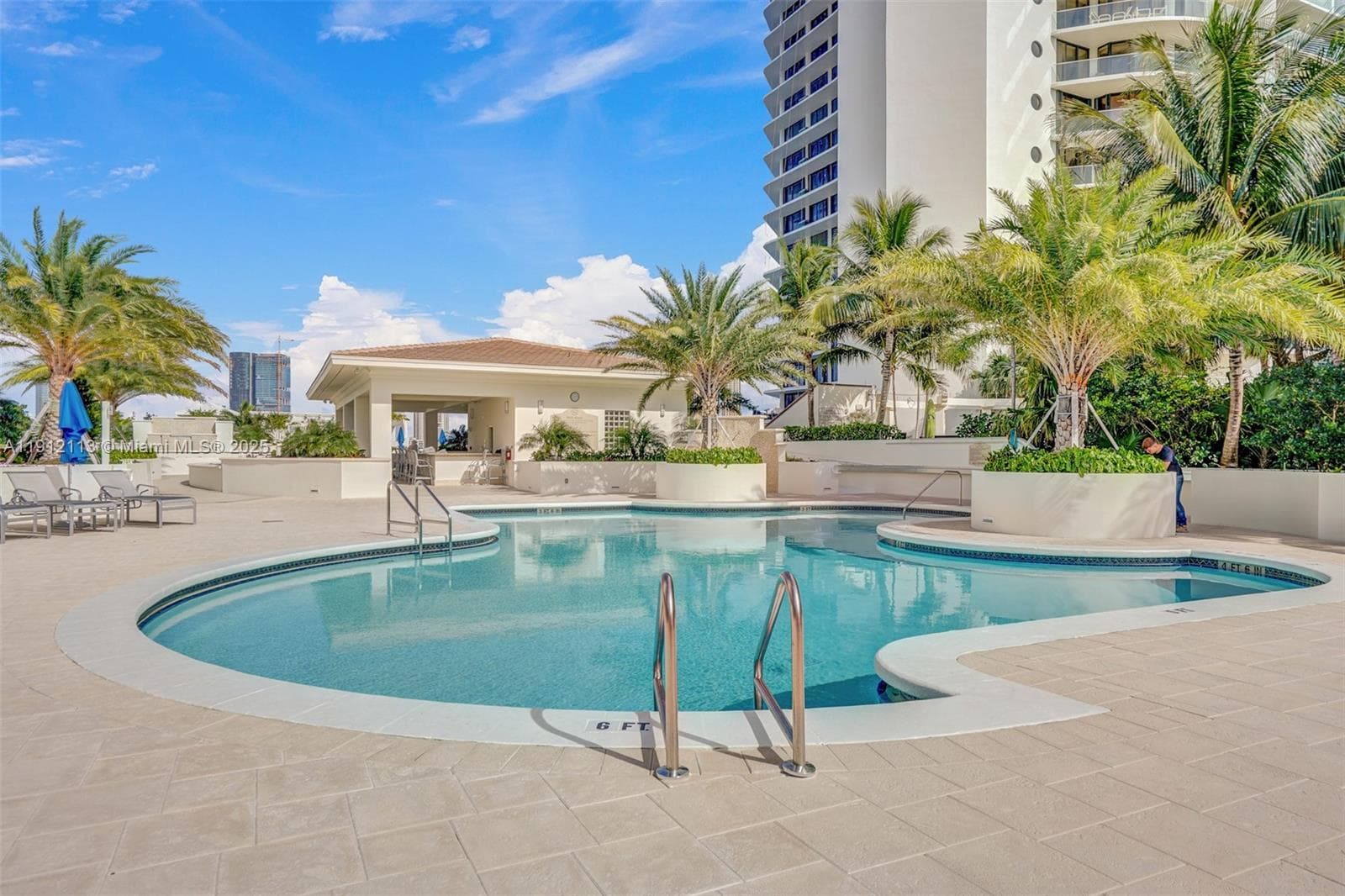 3000 Island Blvd 903 photo 11