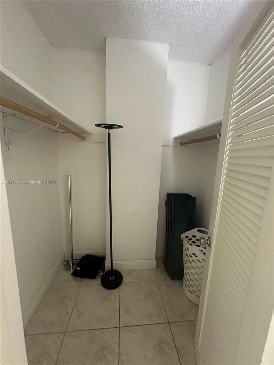 19390 Collins Ave 1019 photo 9