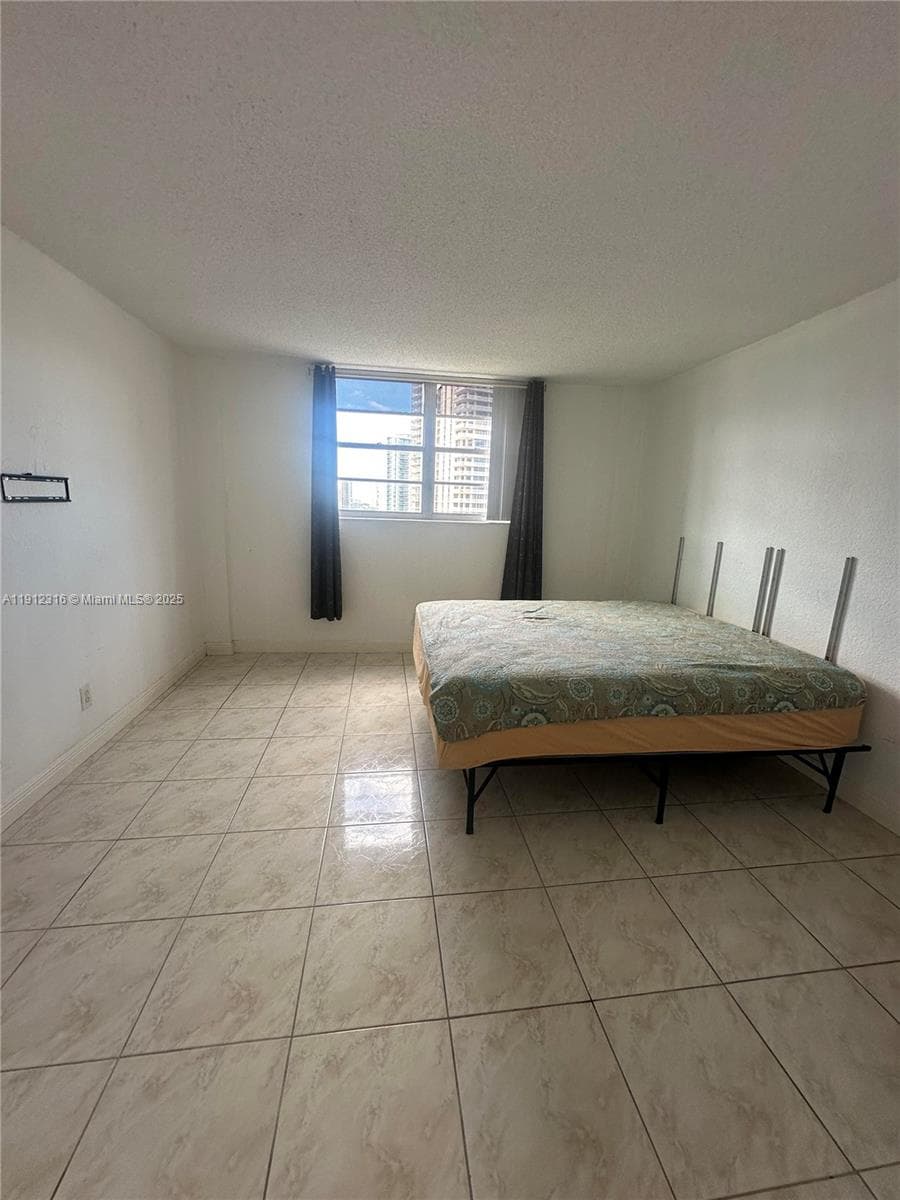 19390 Collins Ave 1019 photo 10
