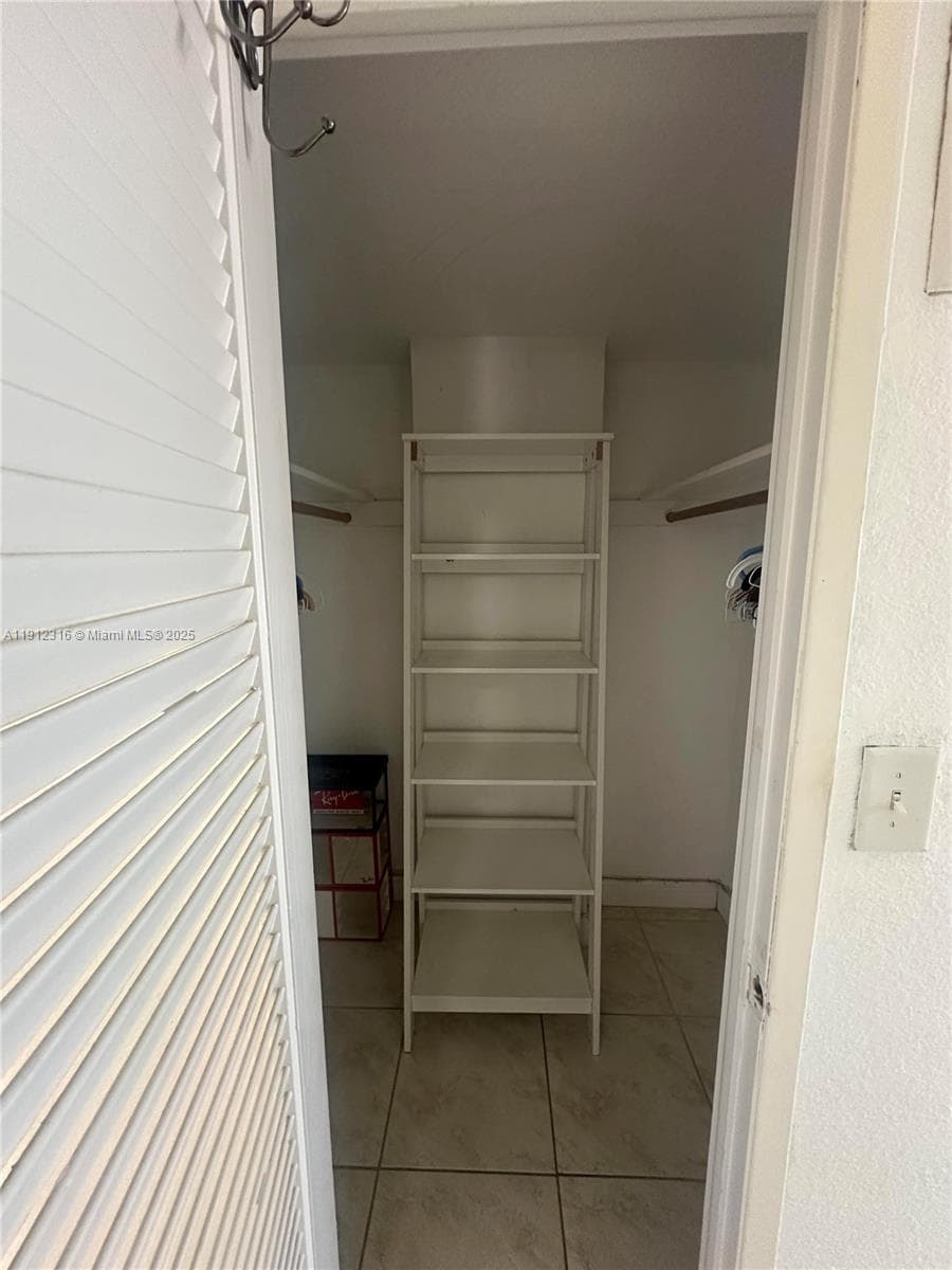 19390 Collins Ave 1019 photo 11