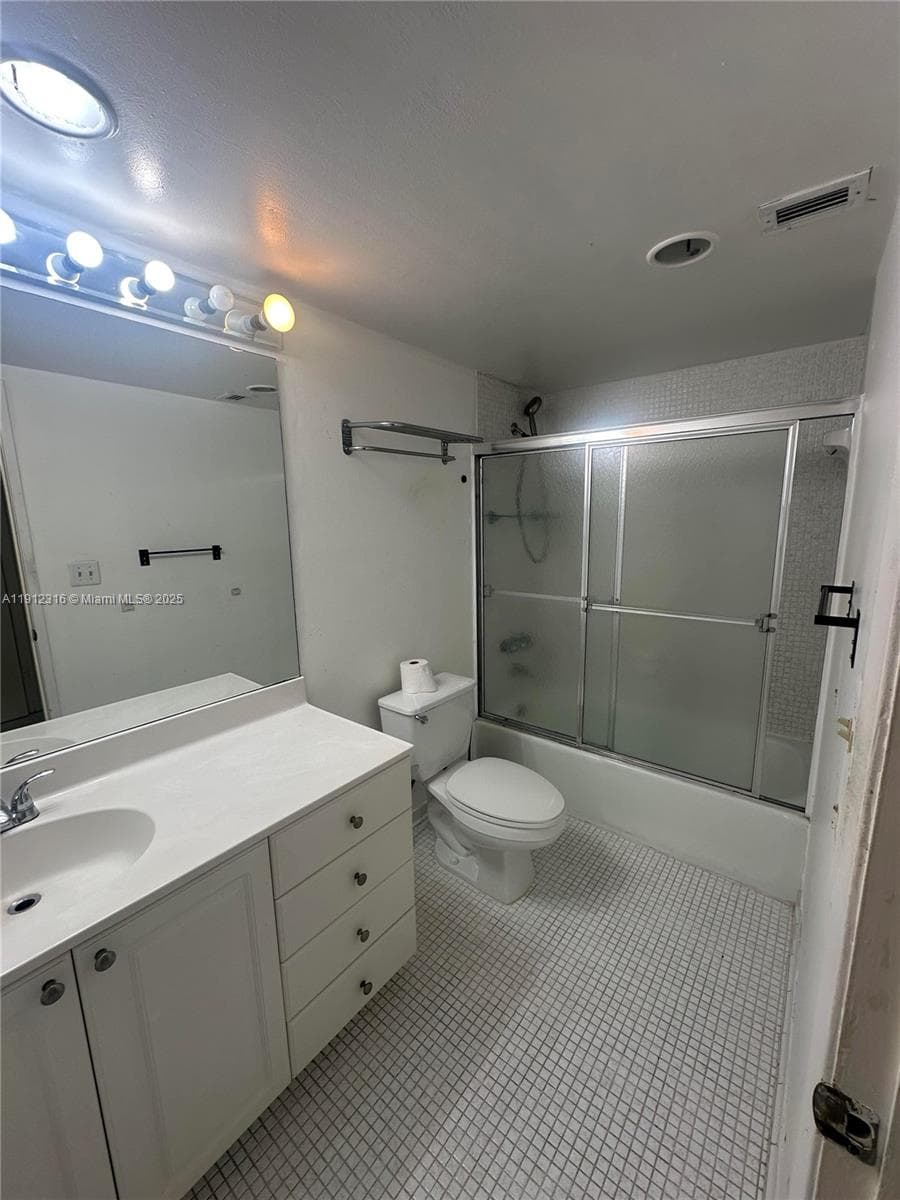 19390 Collins Ave 1019 photo 8
