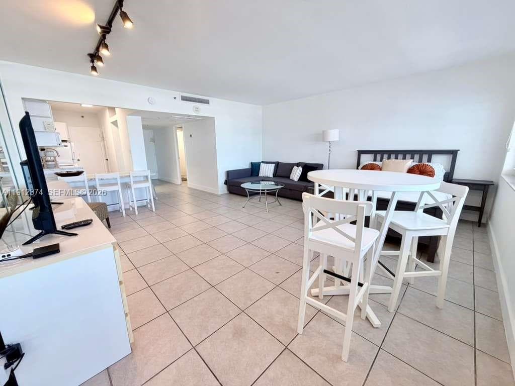 100 Lincoln Rd 1220 photo 4