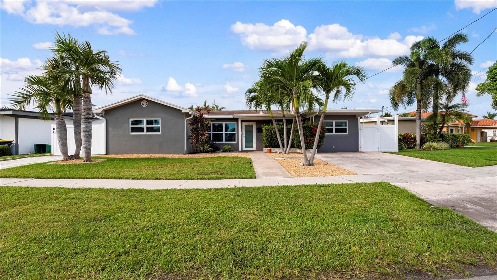 935 Nautilus Isle photo 1