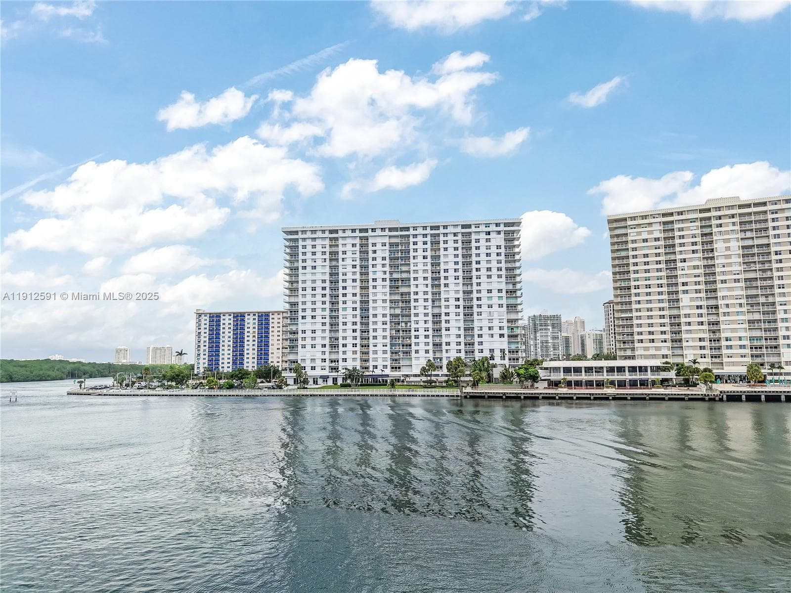 500 Bayview Dr 117 photo 23