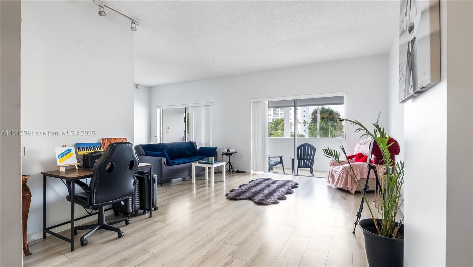 500 Bayview Dr 117 photo 9