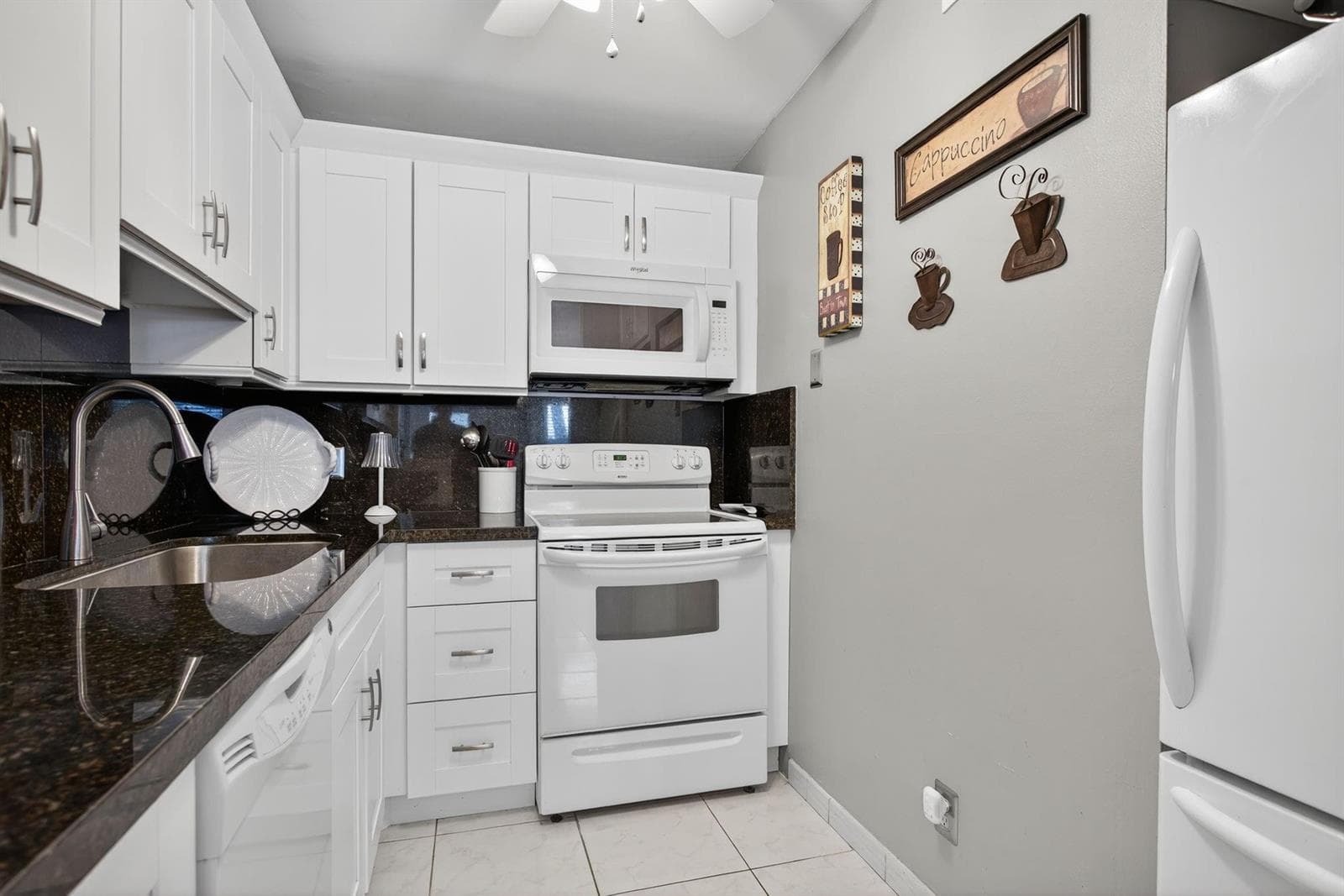 2850 NE 14th Street Causeway 107 photo 5