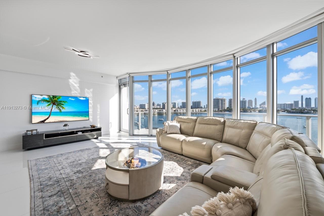 17301 Biscayne Blvd 811 photo 6