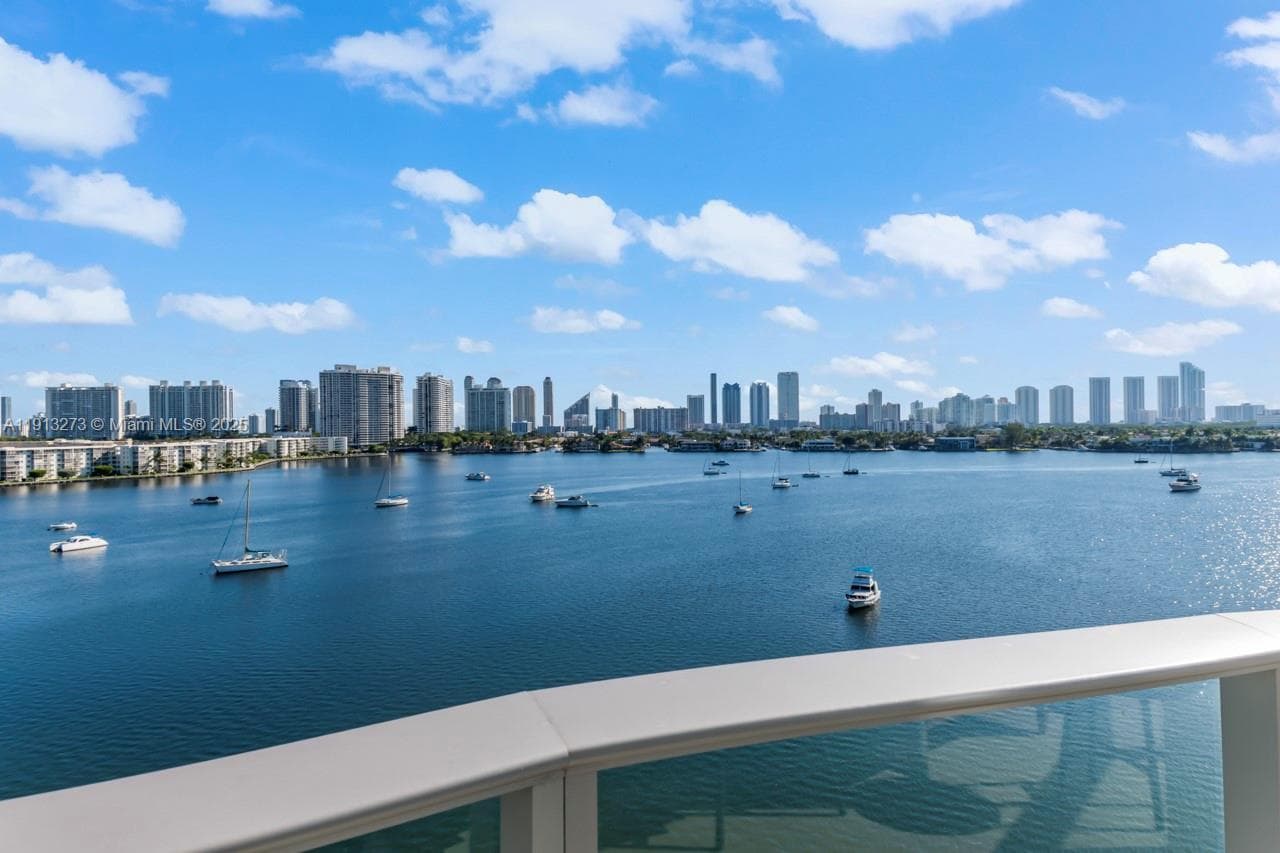 17301 Biscayne Blvd 811 photo 16