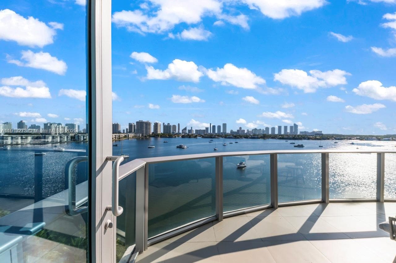 17301 Biscayne Blvd 811 photo 12