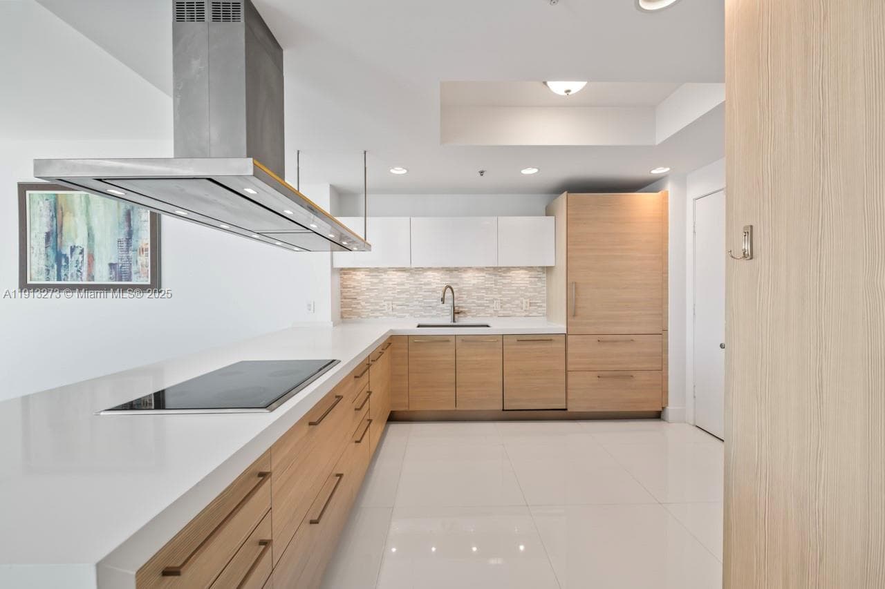 17301 Biscayne Blvd 811 photo 10