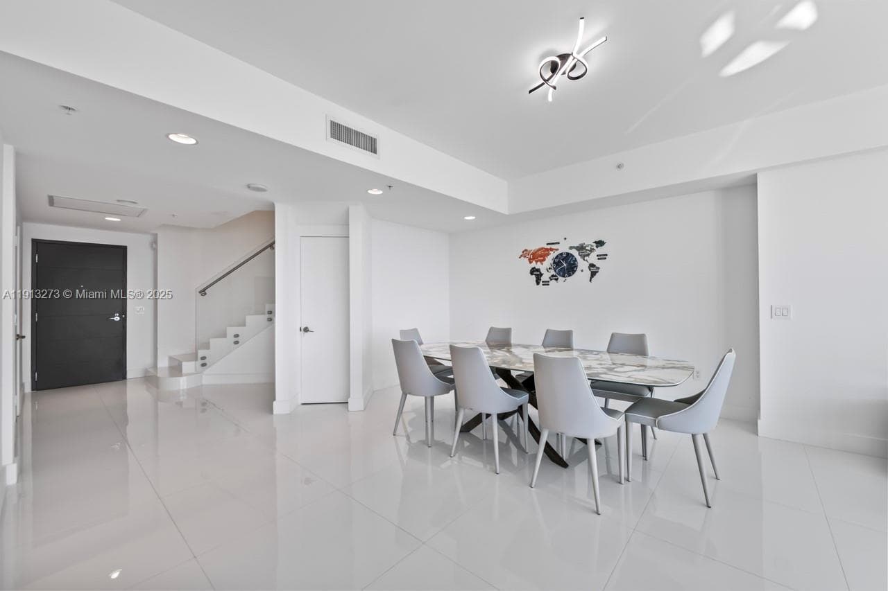 17301 Biscayne Blvd 811 photo 19