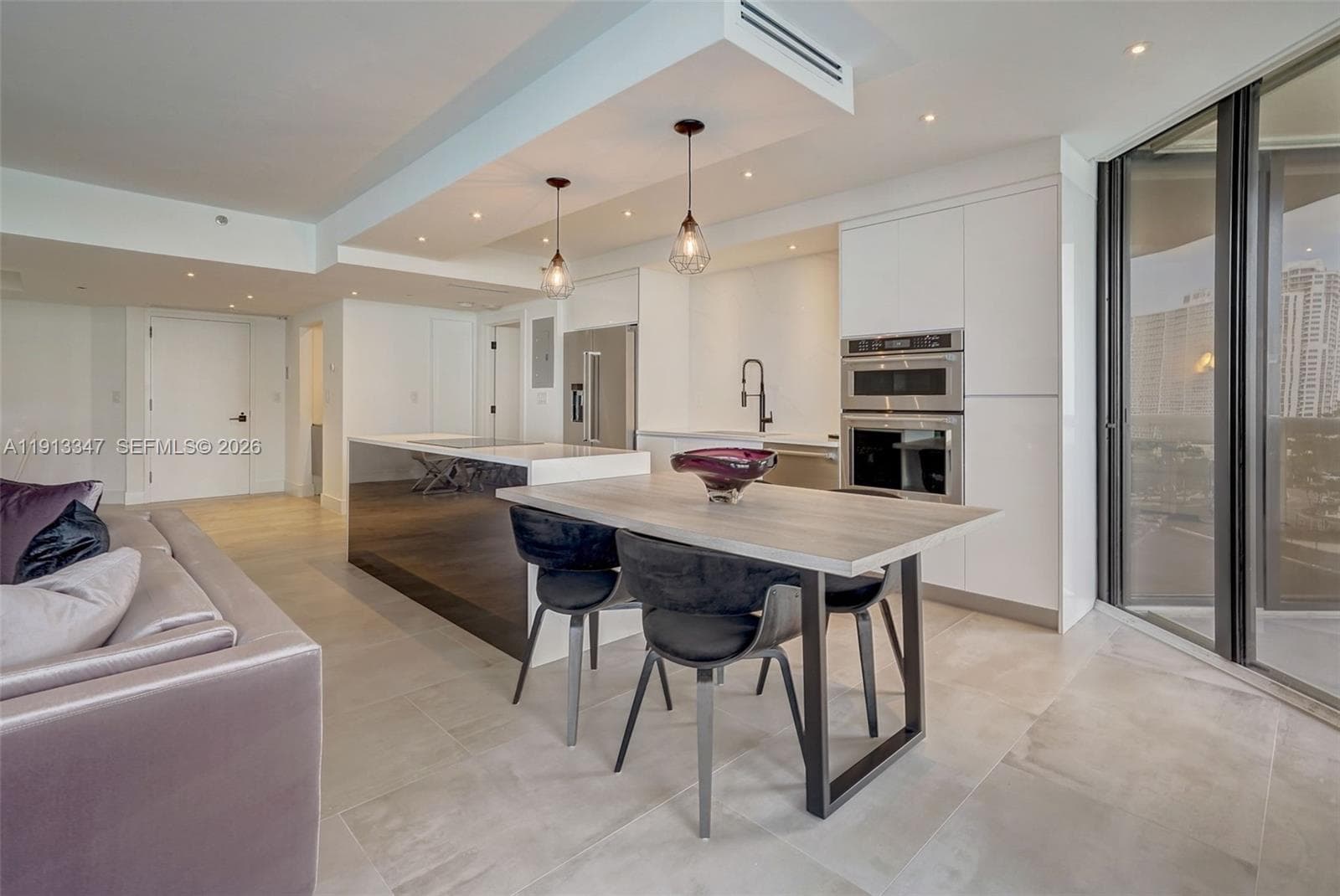 20191 Country Club Dr 802 photo 4