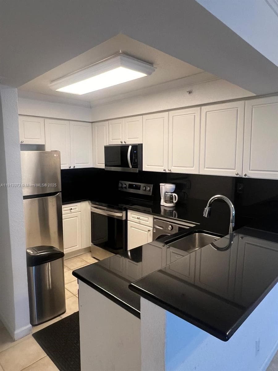 2501 Ocean Dr 834 photo 5