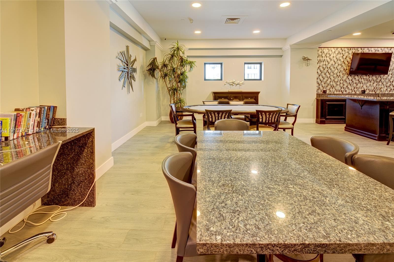 2501 Ocean Dr 834 photo 11